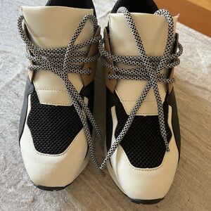 Steve Madden size 8 Women's Sneakers